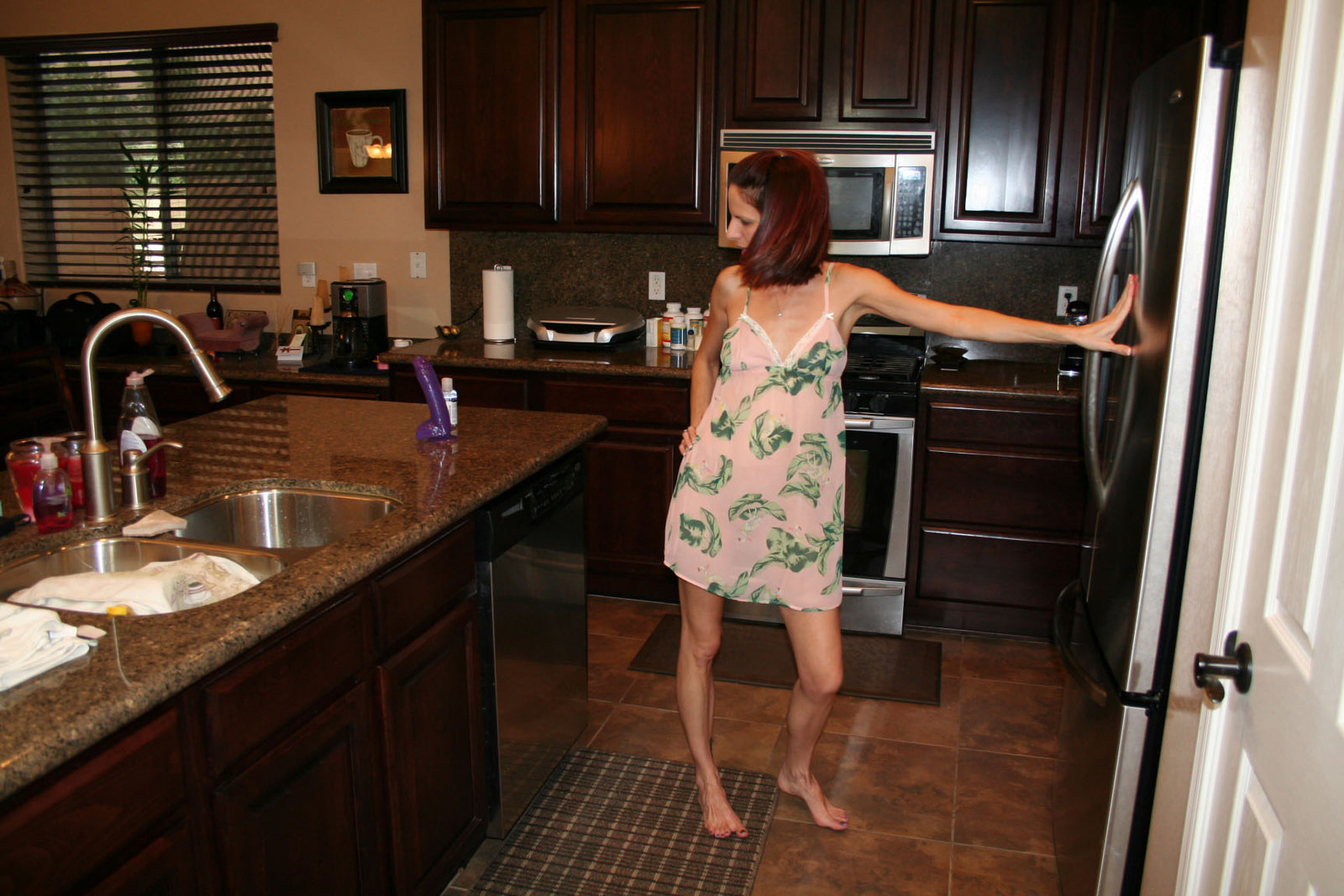 WifeCrazy Stacie moms kitchen pic image